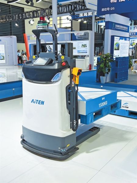 聚物流 連商貿(mào) 2024中國(guó)鄭州物流博覽會(huì)側(cè)記